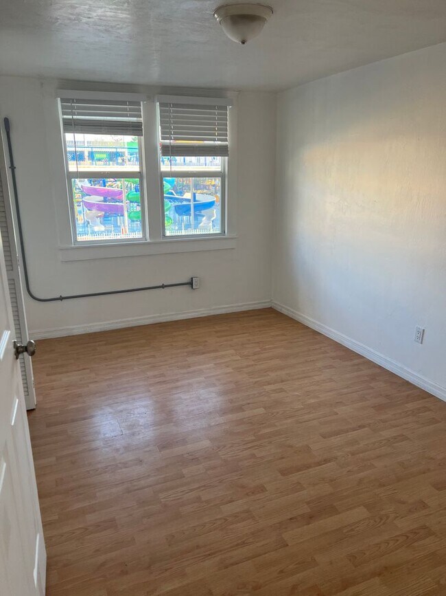 Photo - Ora St Unidad 611 Ora Street