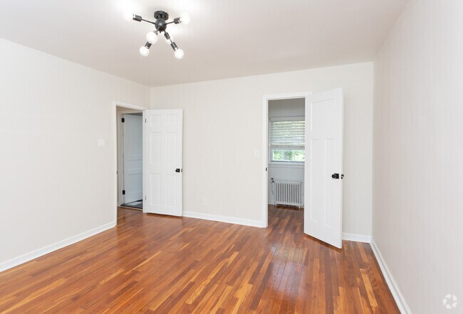 Unit 4C 660 SF Bedroom - Beech Spring Village