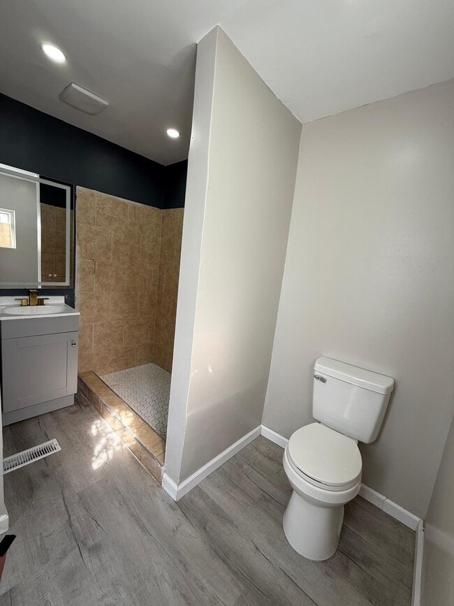 Photo - 135 Peach St