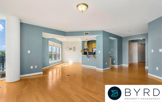 Photo - 4940 Old Main St