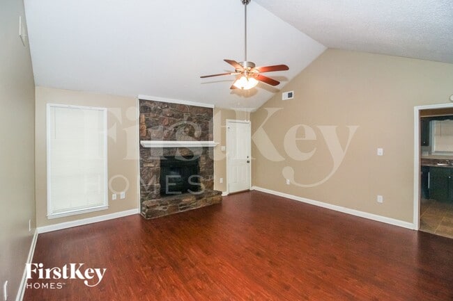 Photo - 3833 Lucerne Dr