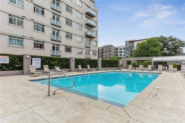 Building Photo - 805 Peachtree St NE Unit 419