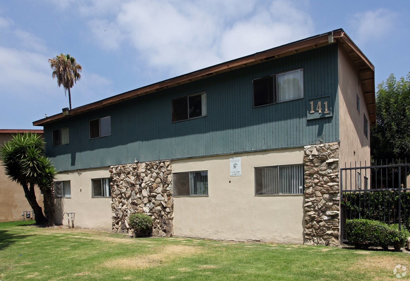 Photo - 141 Wakefield Ave