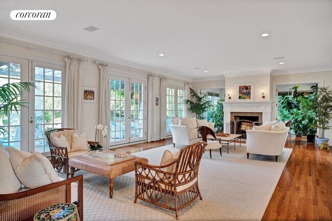 Photo - 22 Sagg Pond Ct