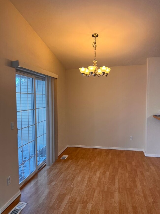 Photo - 8443 Moorland St