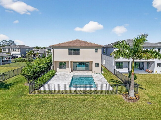 Photo - 8356 Royal County Down Rd