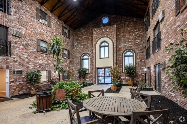 Interior Photo - Kent Apartments