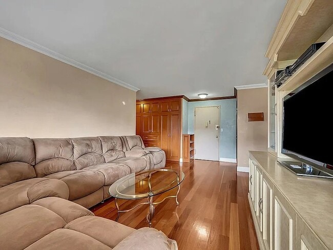 555 Kappock St Unit 7A