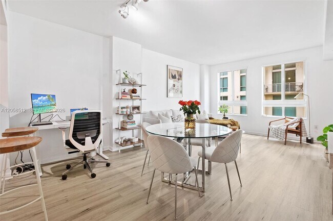 Photo - 7350 SW 89th St Unit 704S