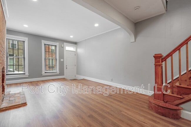 Photo - 1465 Stevenson St