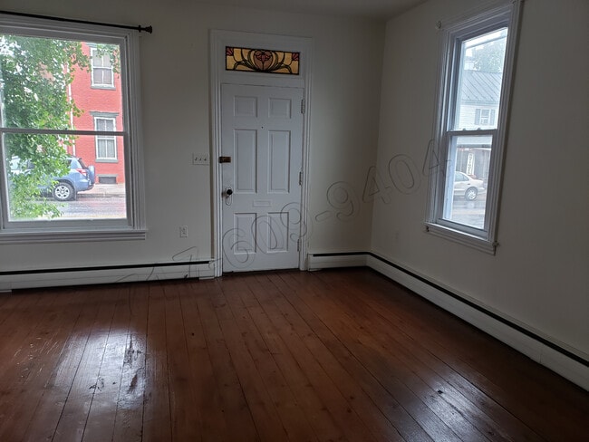 Photo - 116 E Main St