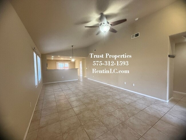 Building Photo - Spacious 4/2 close to WSMR and NASA