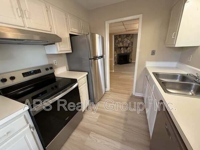 3990 Valley Ct