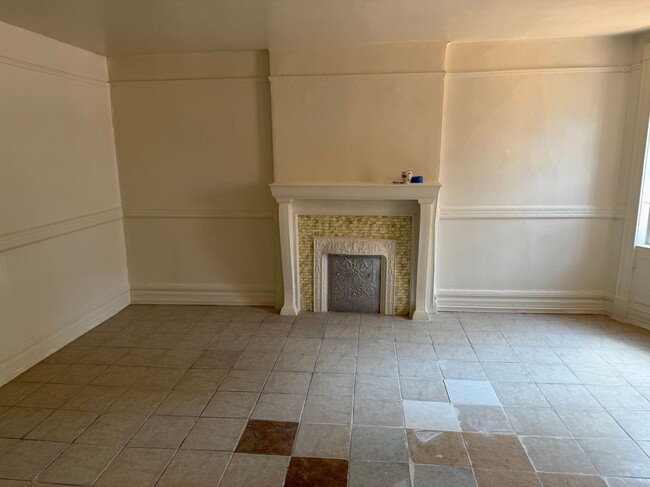 Photo - 2574 Bainbridge Ave Apartment