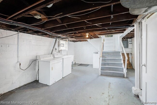 Photo - 838 Pinecrest Dr