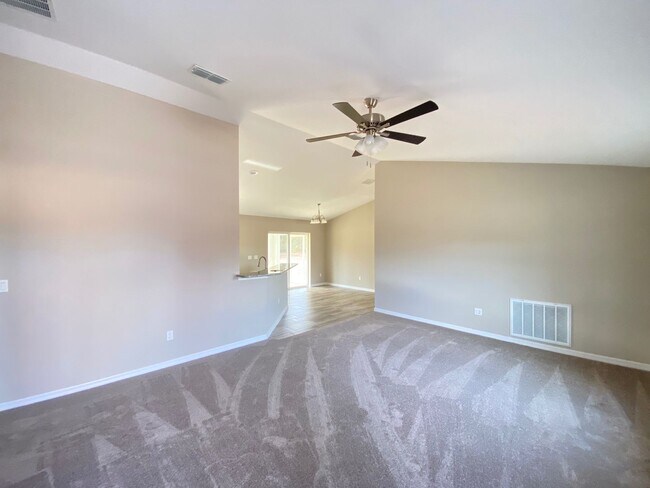 Photo - Custom Home - Desirable SW Ocala Neighborhood 3/2/2 **WON'T LAST**