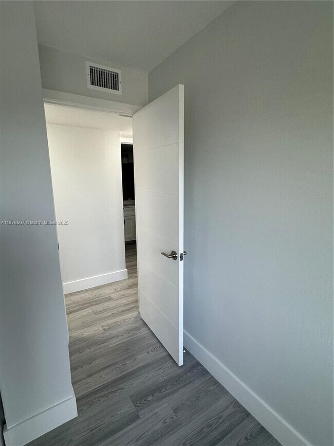 Photo - 3720 N Pine Island Rd Unit 328