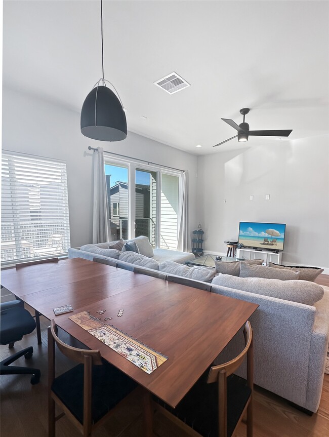 Photo - 4702 Oats St