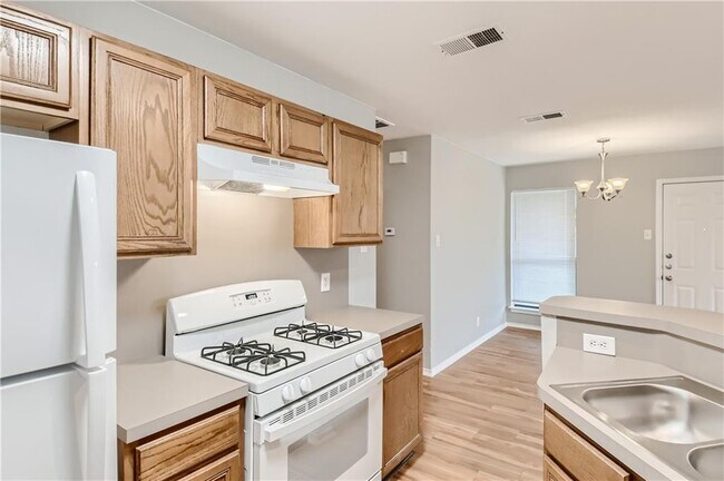 Photo - 2511 Cypress Ln