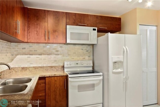 Photo - 4156 NW 90th Ave Condo Unit 104
