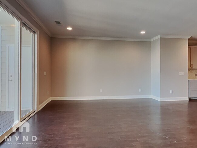 Photo - 2547 Statesville Ave