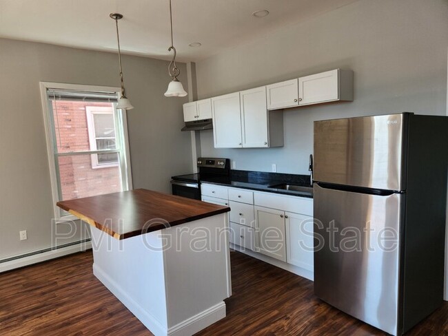 83 1/2 W Pearl St - 83 1/2 W Pearl St Unit Apt 2