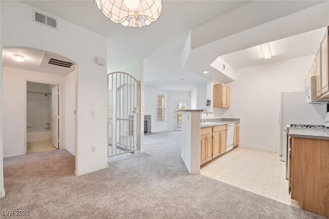 Photo - 8555 W Russell Rd Unit 2011