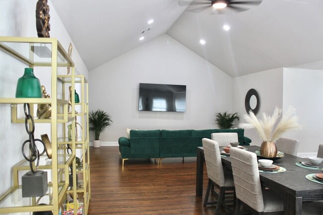 Photo - Rosedale Unit Rosedale Ave - C