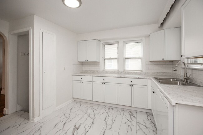 Photo - 21180 Westport Ave