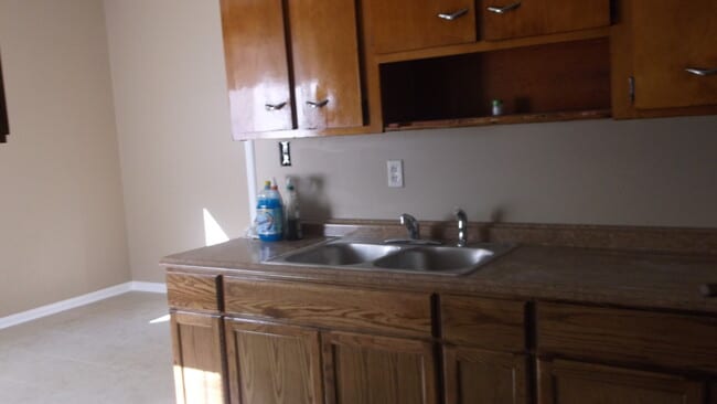 Photo - 673 W Raines Rd