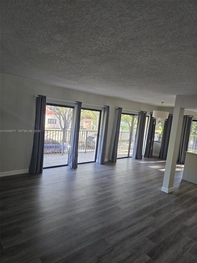 Photo - 4705 SW 62nd Ave Unit 201