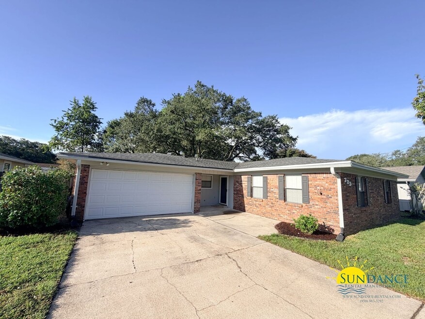 723 Clark Dr