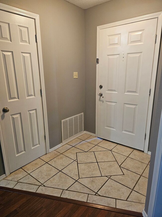 Beautiful 3 bed 2 bath for rent in Van Bur... House House Rental in