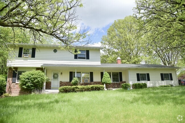 Building Photo - 118 Simsbury Dr Rental