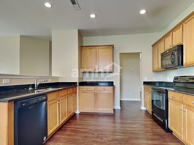 Photo - 504 Greywood Ln