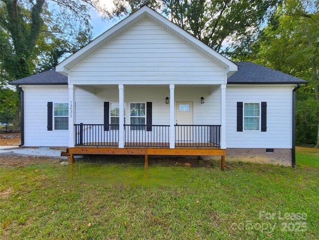 Building Photo - 1303 W Gold St Rental