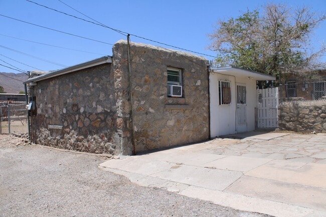 Building Photo - 3526 NATIONS 1/2 Rental