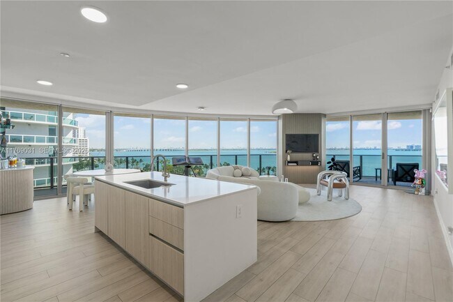 Photo - 488 NE 18th St Unidad 715