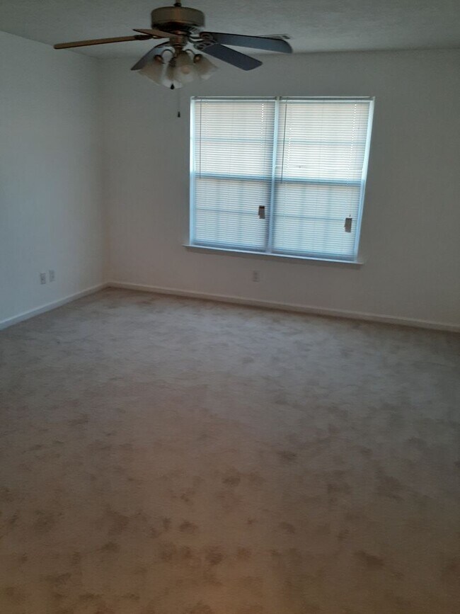 Photo - Spacious 3 bedroom 2 bath townhouse