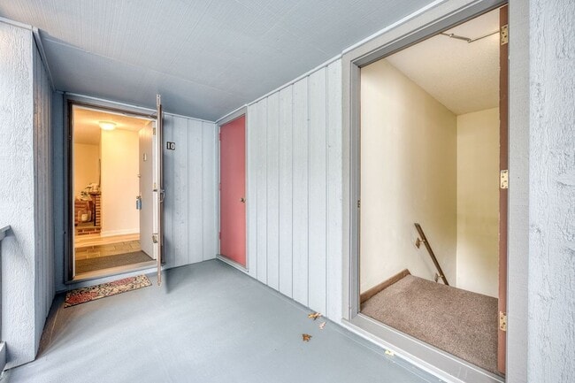 Photo - 10 Deepwood Dr