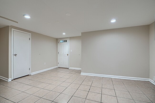 Photo - 4041 Wilkens Ave Unidad C