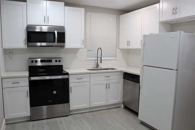 Photo - 5305 Southlea St