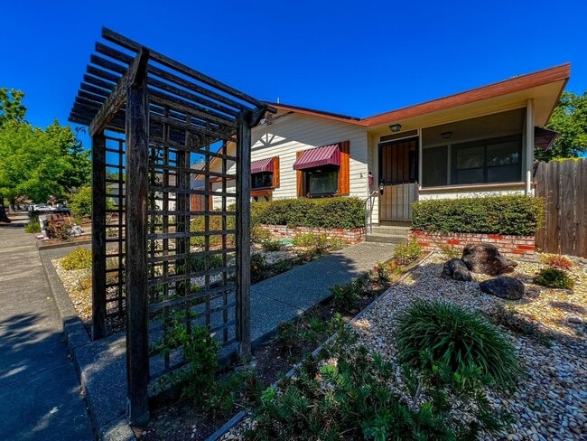 Photo - Charming 2 Bedroom, 2 Bathroom Home in Napa