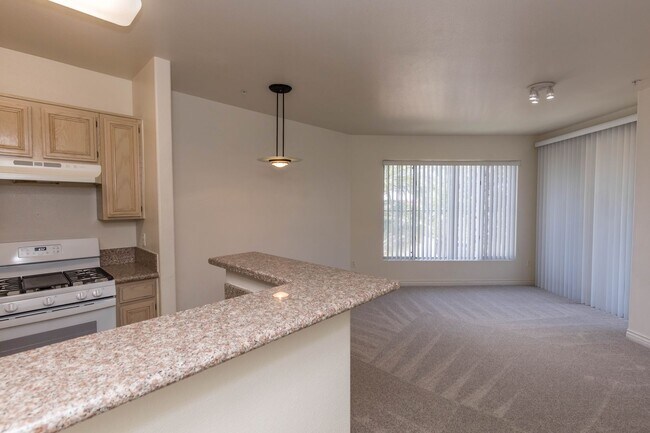 Beautiful 2-Bedroom, 2-Bath Condo in Gated... - Beautiful 2-Bedroom, 2-Bath Condo in Gated... Unit 205