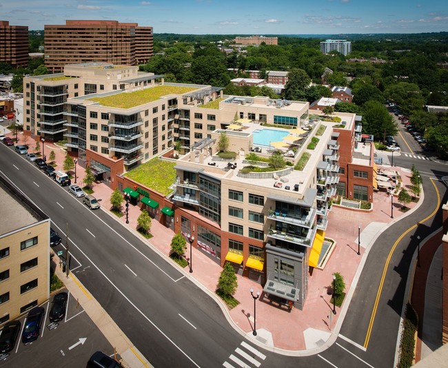 2001 Clarendon Blvd