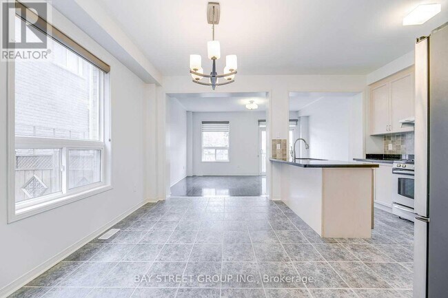 Photo - 2278 Stone Glen Crescent