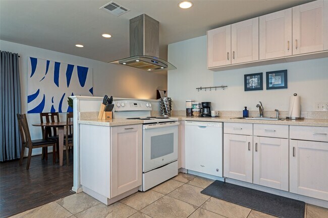 Photo - 3314 Greenbriar Dr