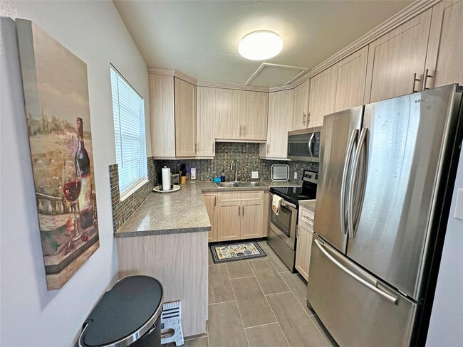 Photo - 543 Mansfield M