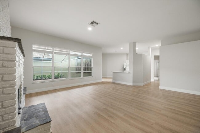 Photo - 1170 Aviary Rd