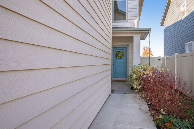 Photo - Modern 4-Bedroom Home in Meridian – Spacious Layout + Great Location